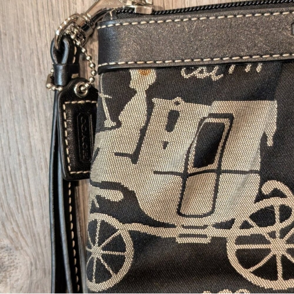Coach Black and Cream Wristlet with Horse and Carriage Design - Picture 3 of 4